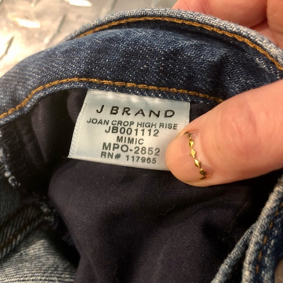 J Brand Joan Crop Jeans in Mimic Wash - Picture 4 of 6